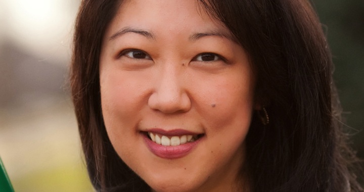 Now on the Red Carpet: Helen Lee